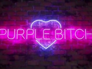 Cosplay jaunas moteris turi pirmas xxx klipas su a ventiliatorius iki purple kalė