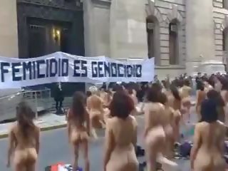裸体 女 protest 在 阿根廷 -colour 版本: 成人 夹 01