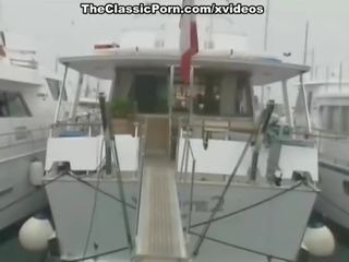 Dur adulte vidéo mov agrafe en une yacht