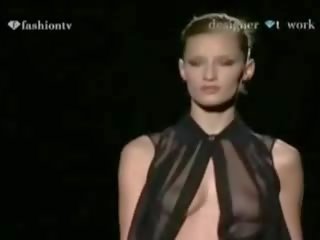 Oops - pakaian lingerie runway menunjukkan - lihat melalui dan telanjang - di televisi - kompilasi