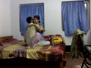 Bengali e mrekullueshme çift në kushte shtëpie seks skandal në dhomë gjumi - wowmoyback