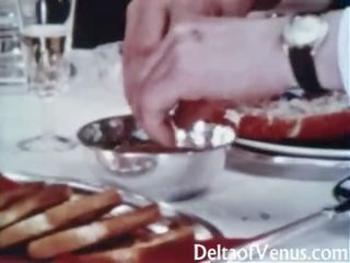 Clássicos xxx clipe 1960s - peluda adulto morena - tabela para três